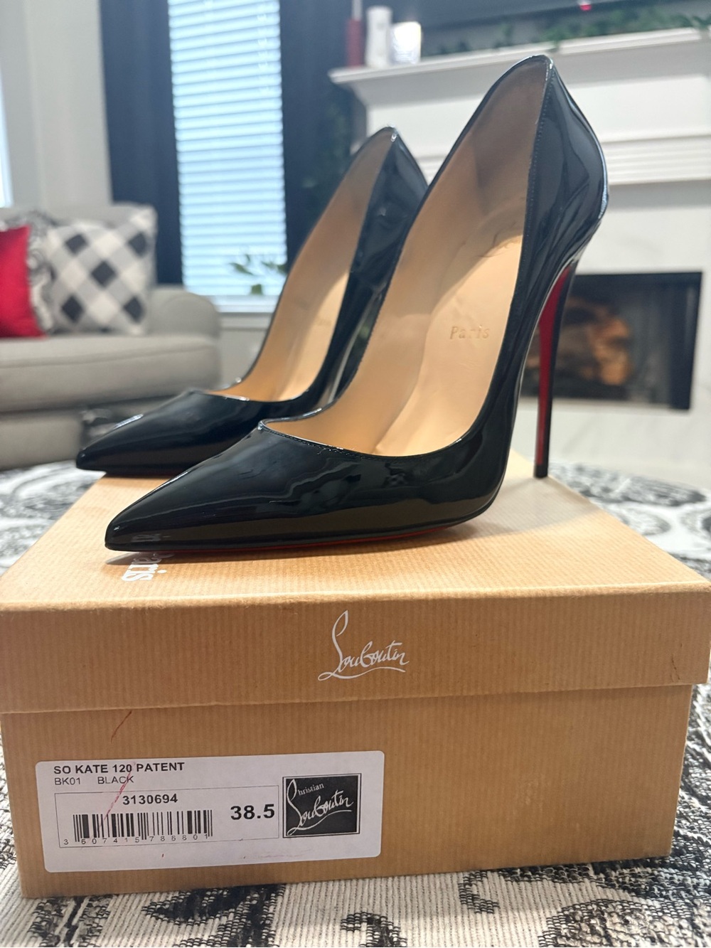 Beautiful Black Authentic Christian Louboutin “So Kate 120 Patent Pumps” - Picture 9 of 10